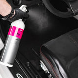 Koch-Chemie Fresh Up tijdens het verfrissen van een auto-interieur