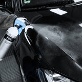 Koch-Chemie Finish Spray Exterior tijdens het aanbrengen op autolak